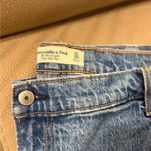 Abercrombie & Fitch Light Wash Denim Straight Jeans